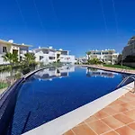 شقة Luxurious T2 With Pool & Breathtaking Ocean Views By Becherish