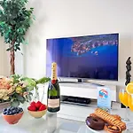 דירה Luxurious T2 With Pool & Breathtaking Ocean Views By Becherish