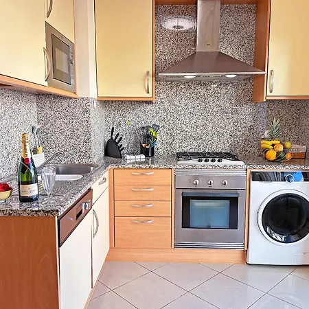 Luxurious T2 With Pool & Breathtaking Ocean Views By Becherish דירה אלבופיירה