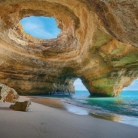 Luxurious T2 With Pool & Breathtaking Ocean Views By Becherish דירה אלבופיירה