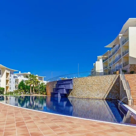 Luxurious T2 With Pool & Breathtaking Ocean Views By Becherish アルブフェイラ